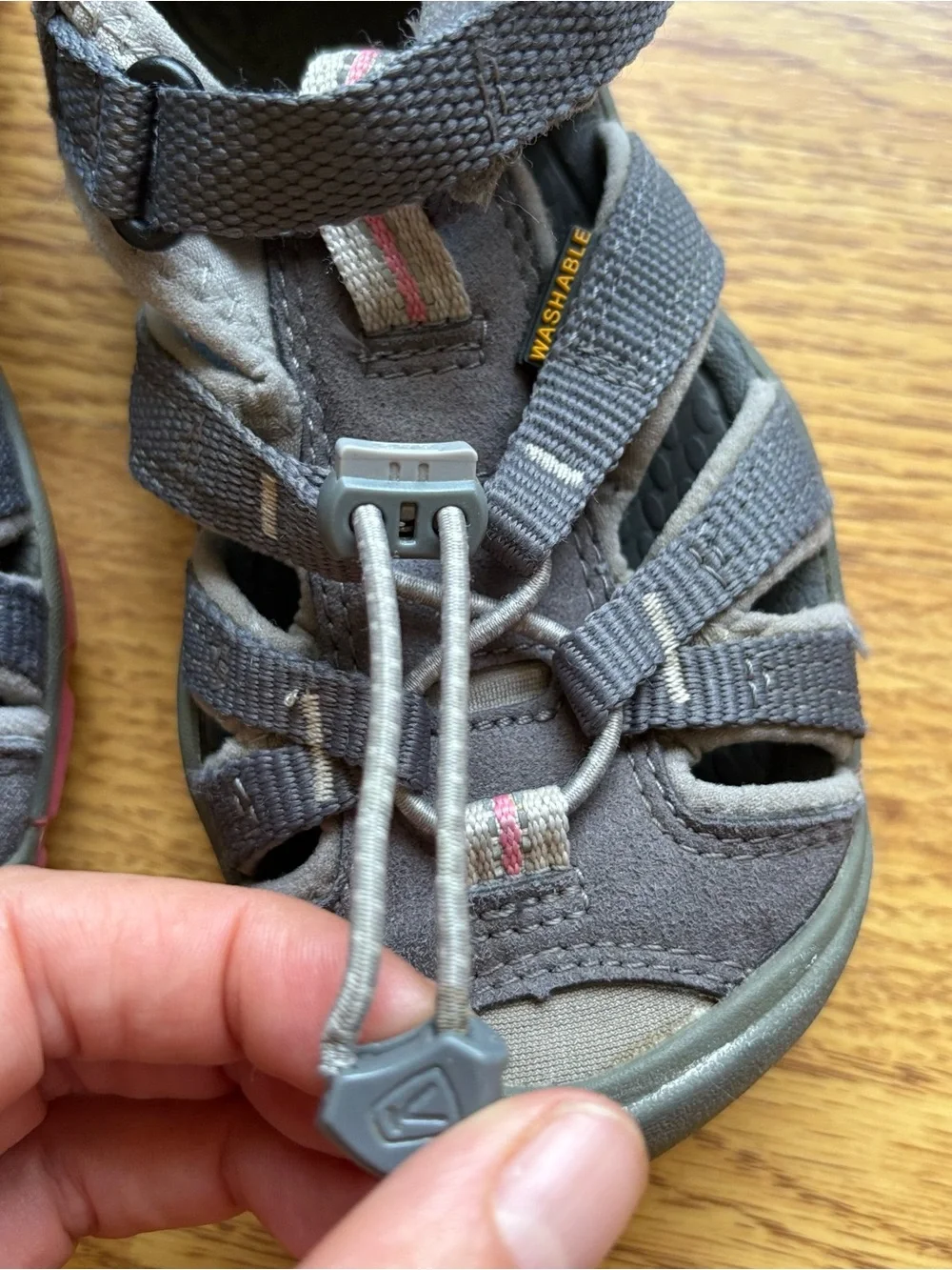 KEEN Kids Girls Sandals Gray Pink Hiking Play Durable Gorpcore Outdoors Sz 11